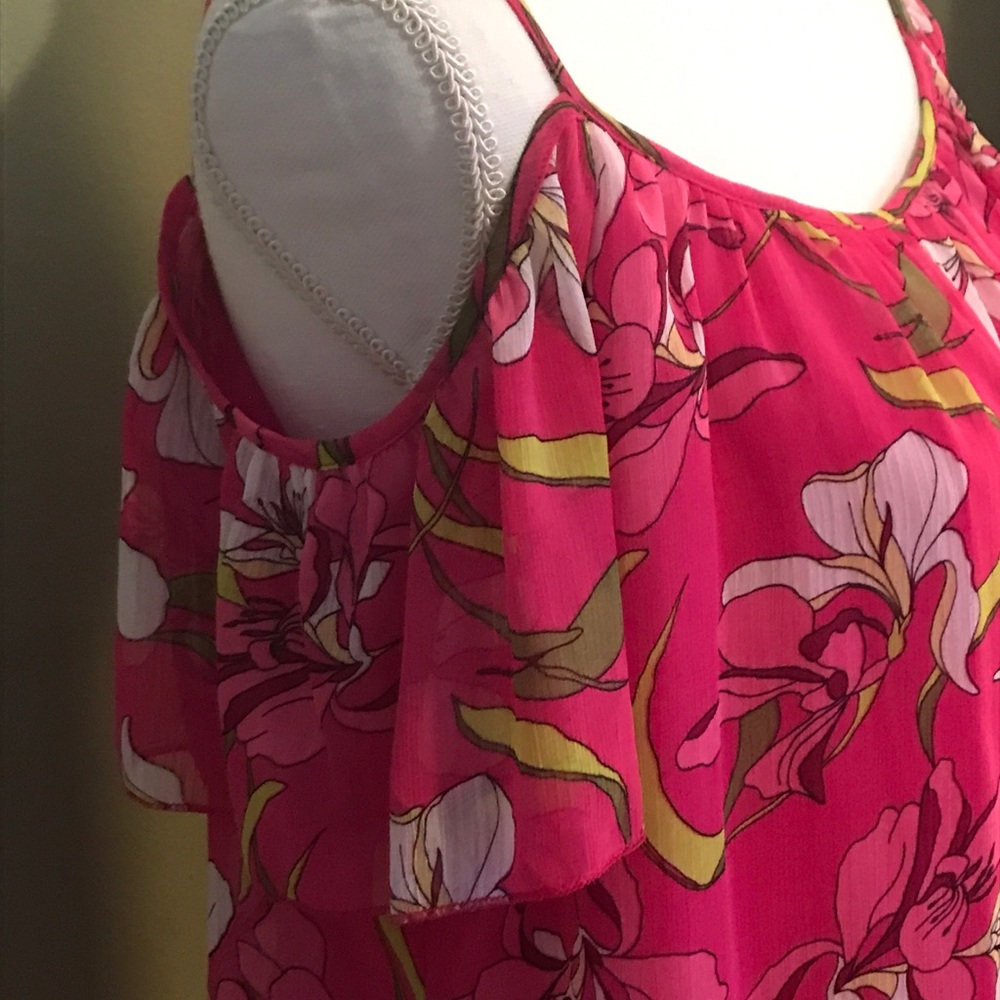 NWT Kut from the kloth cold shoulder blouse
